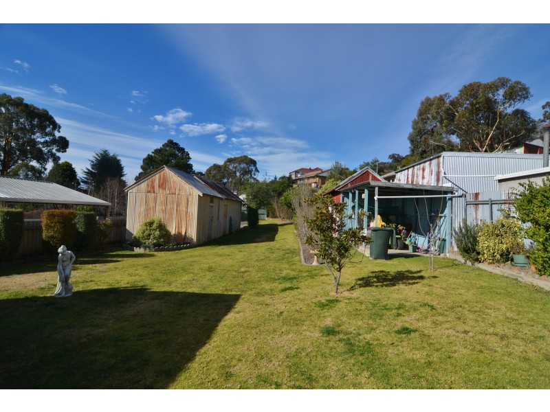 11 Park Parade, Lithgow NSW 2790