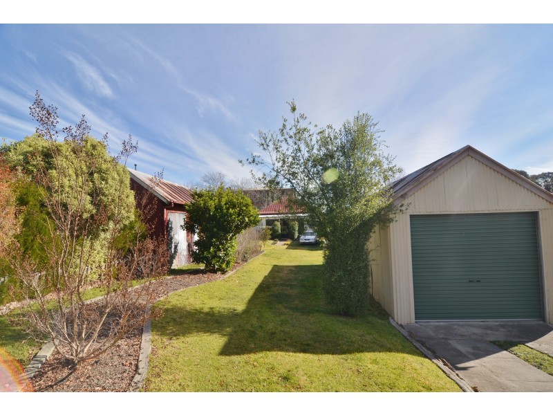 11 Park Parade, Lithgow NSW 2790