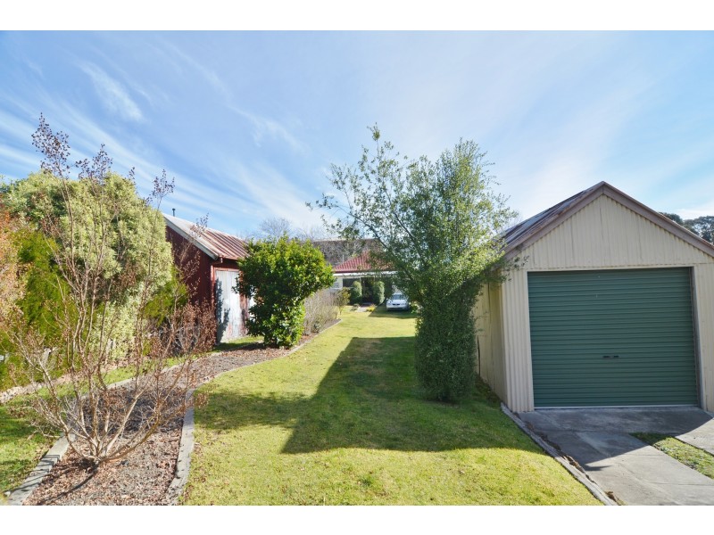 11 Park Parade, Lithgow NSW 2790
