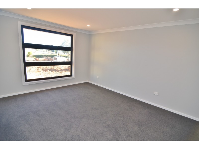 14 & 14a Eucalypt Place, Lithgow NSW 2790