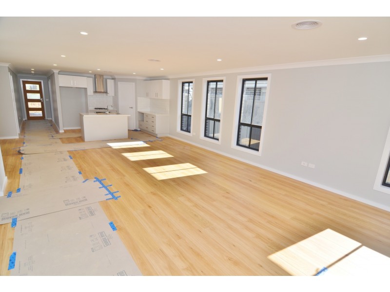 14 & 14a Eucalypt Place, Lithgow NSW 2790