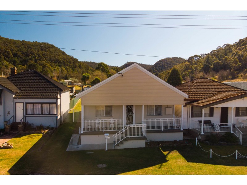 88 Sandford Avenue, Lithgow NSW 2790