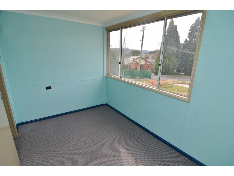 1 Hill Range Crescent, Lithgow NSW 2790