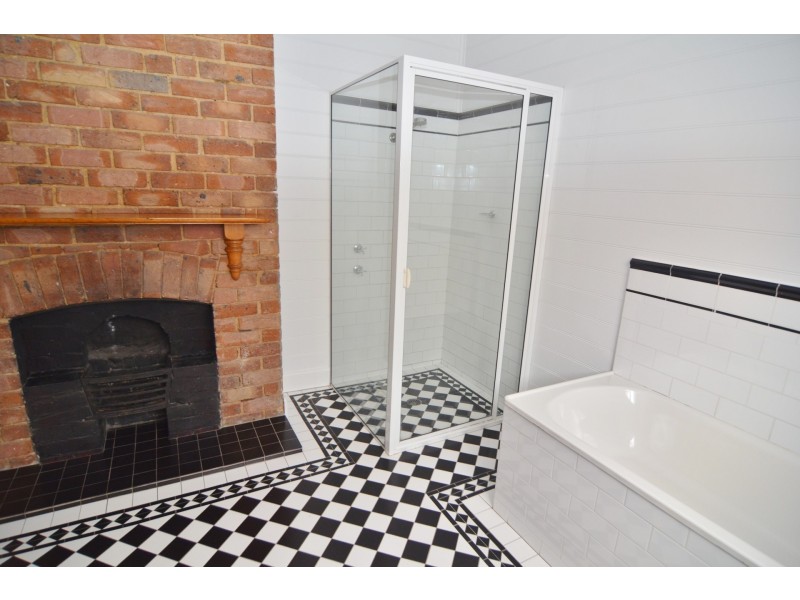 16 Roy Street, Lithgow NSW 2790
