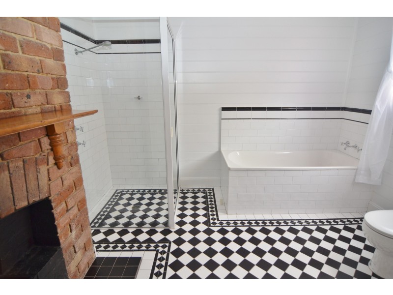 16 Roy Street, Lithgow NSW 2790