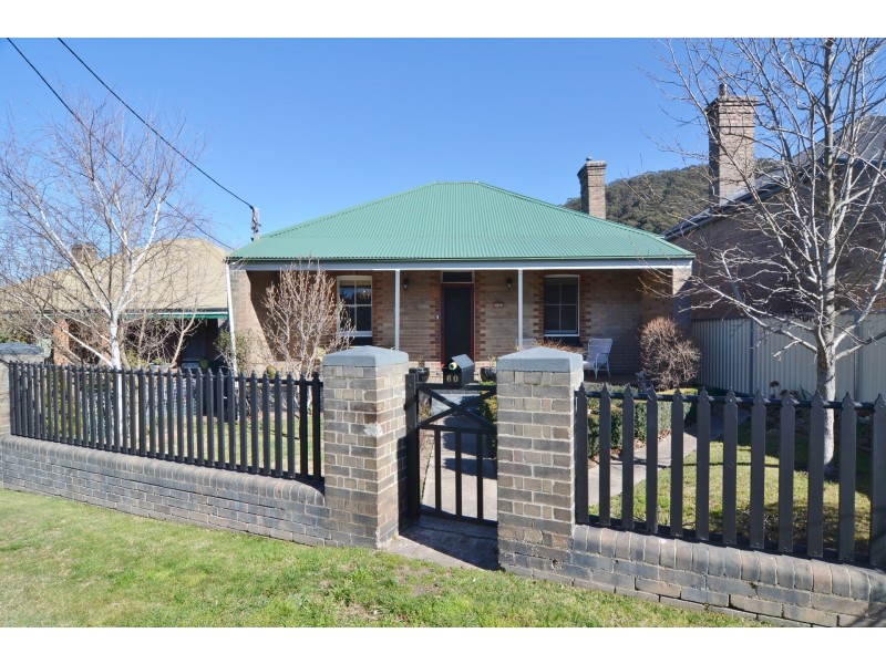 60 Sandford Avenue, Lithgow NSW 2790