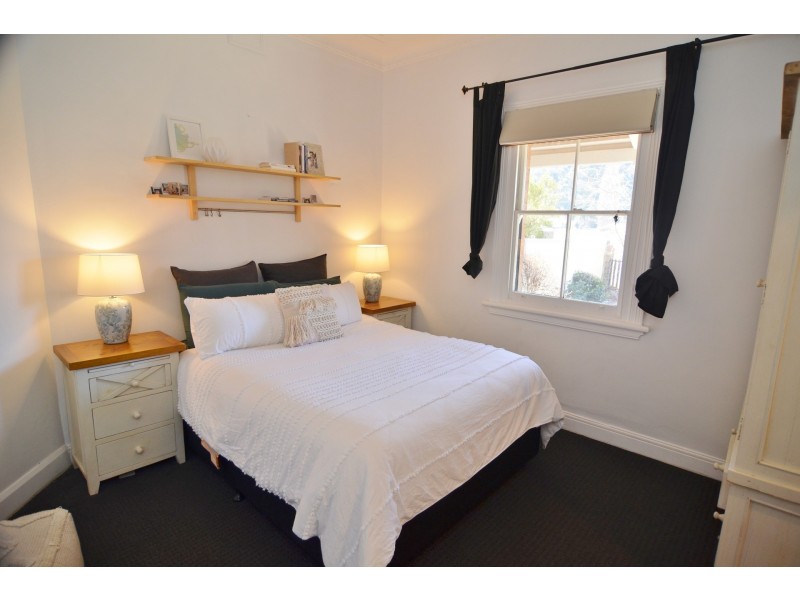 60 Sandford Avenue, Lithgow NSW 2790