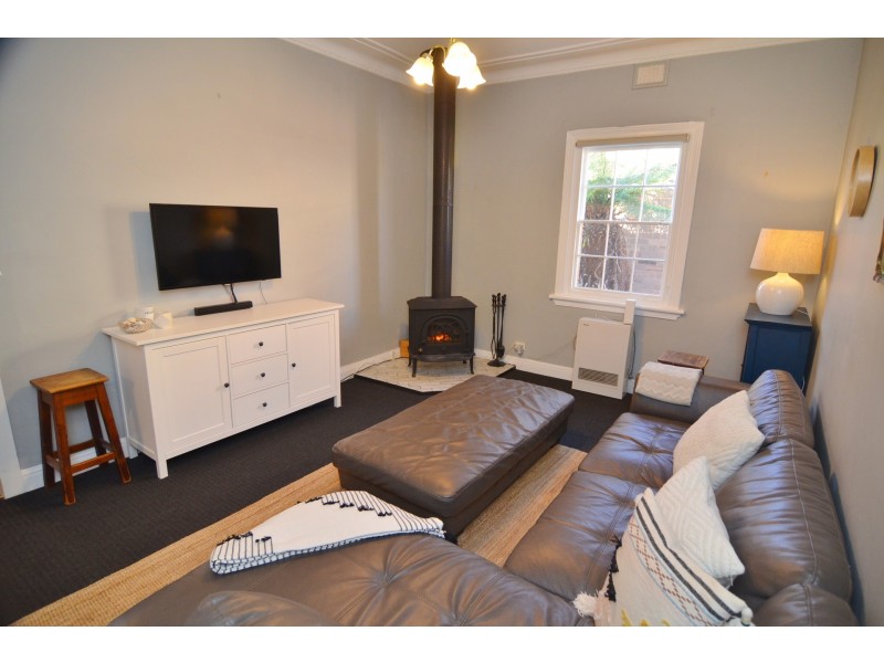 60 Sandford Avenue, Lithgow NSW 2790