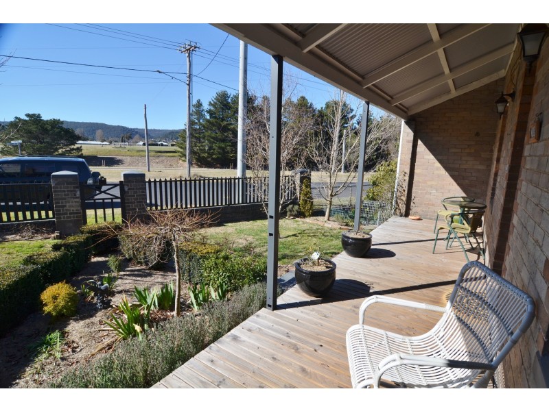 60 Sandford Avenue, Lithgow NSW 2790