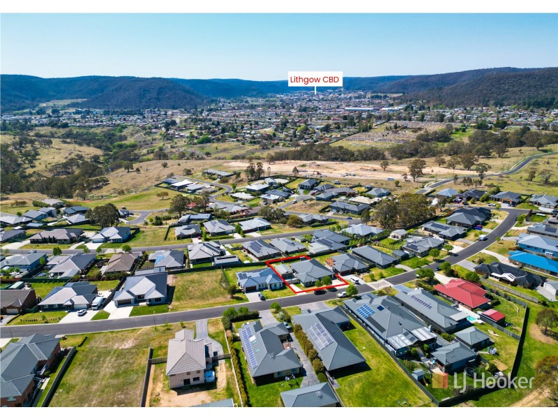 13 Hillcrest Avenue, Lithgow NSW 2790