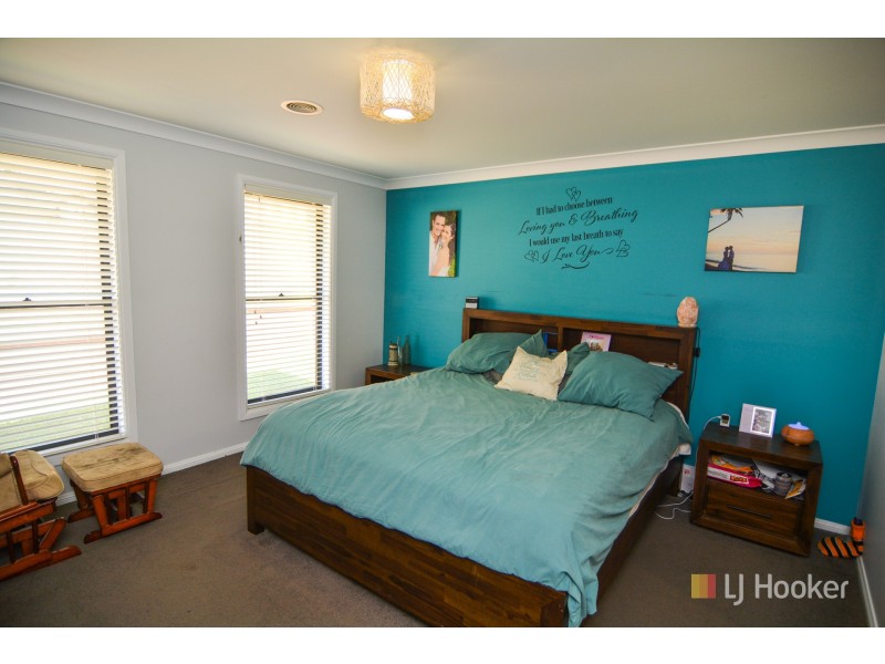 13 Hillcrest Avenue, Lithgow NSW 2790