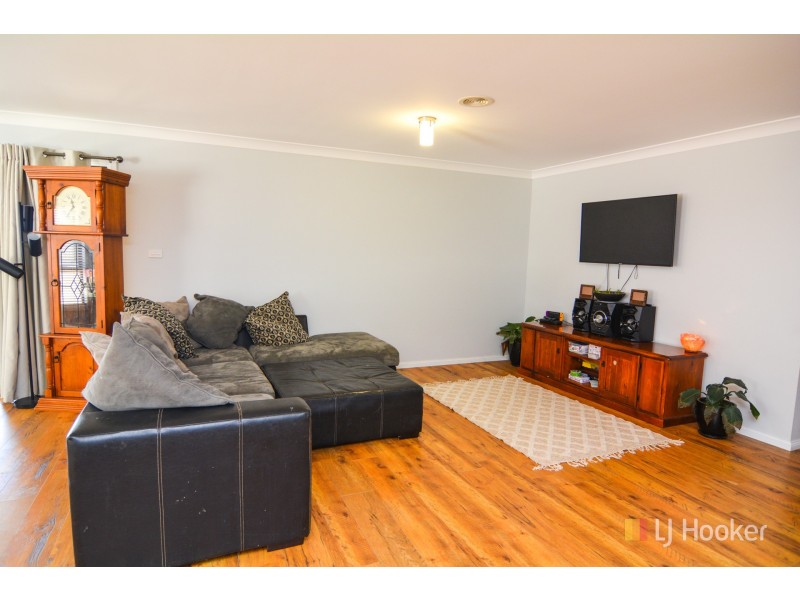 13 Hillcrest Avenue, Lithgow NSW 2790