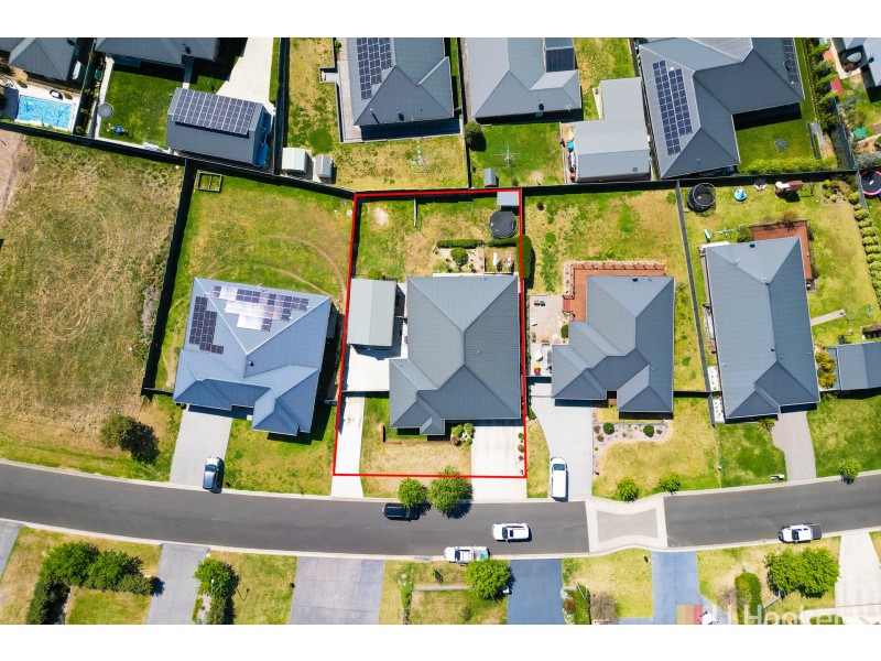 13 Hillcrest Avenue, Lithgow NSW 2790