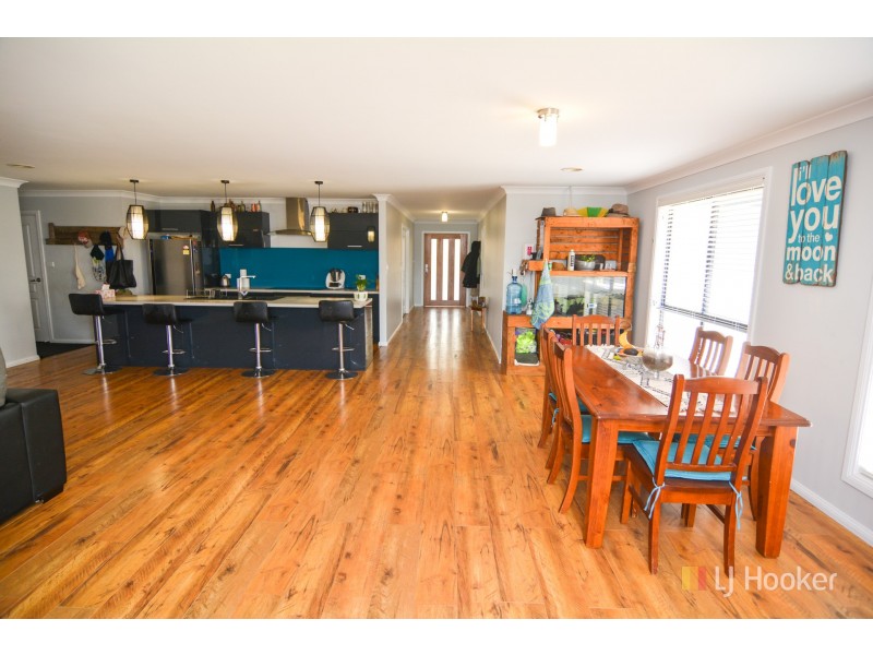 13 Hillcrest Avenue, Lithgow NSW 2790