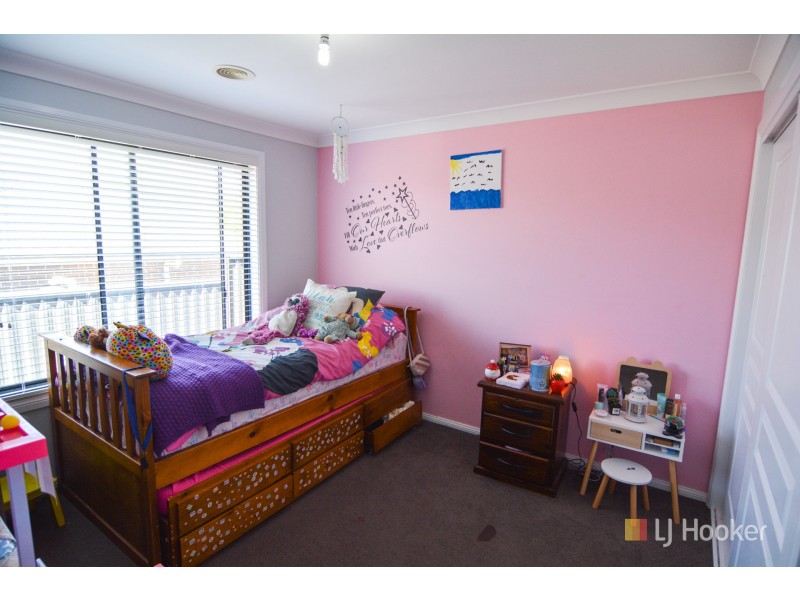 13 Hillcrest Avenue, Lithgow NSW 2790