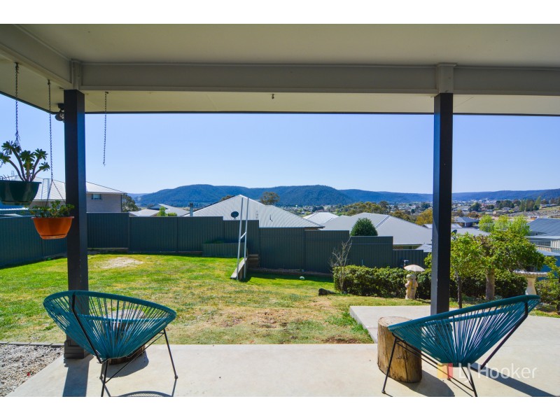 13 Hillcrest Avenue, Lithgow NSW 2790