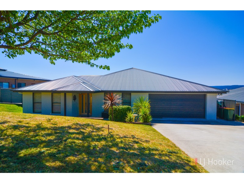 13 Hillcrest Avenue, Lithgow NSW 2790