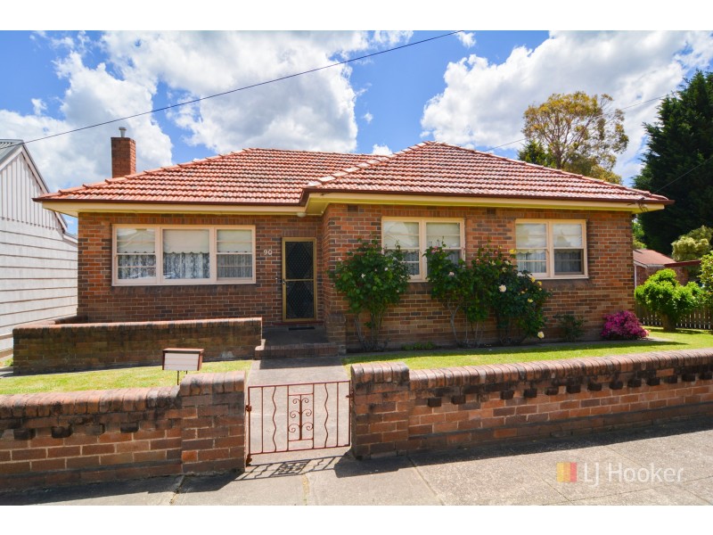 90 Cupro Street, Lithgow NSW 2790