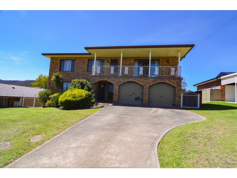 11 Tweed Road, Lithgow NSW 2790