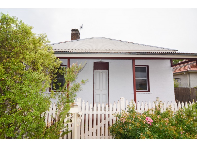 35 Inch Street, Lithgow NSW 2790