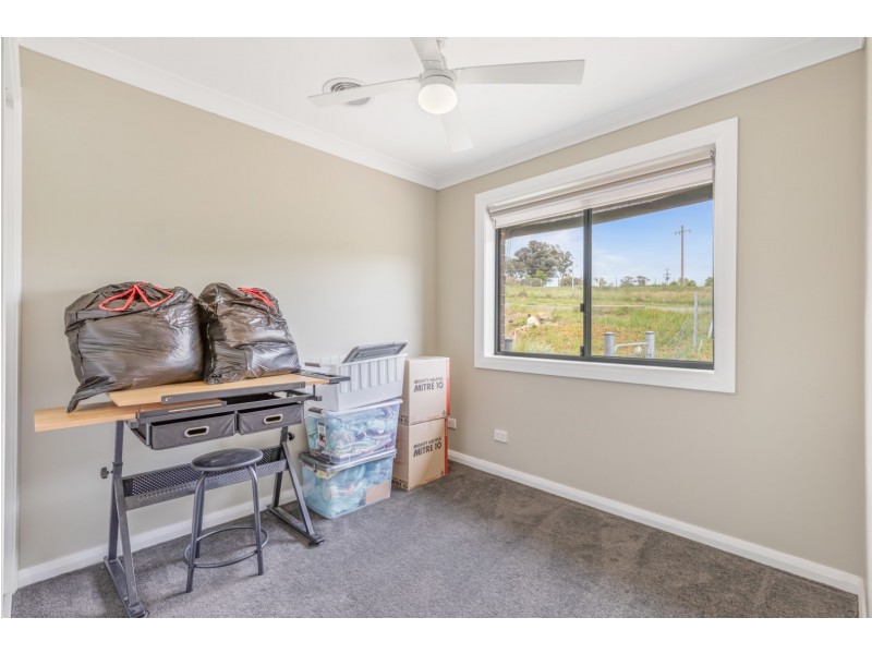 10 Oscar Parade, Portland NSW 2847