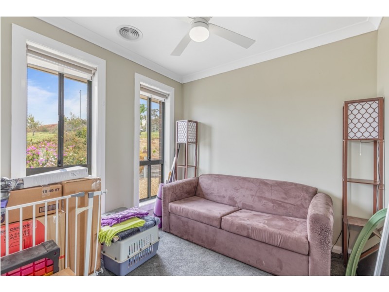 10 Oscar Parade, Portland NSW 2847