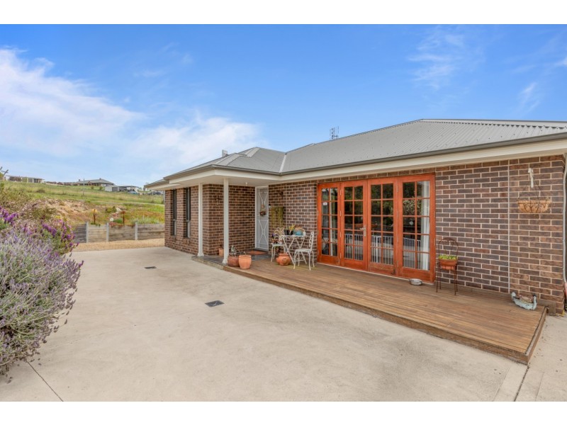 10 Oscar Parade, Portland NSW 2847