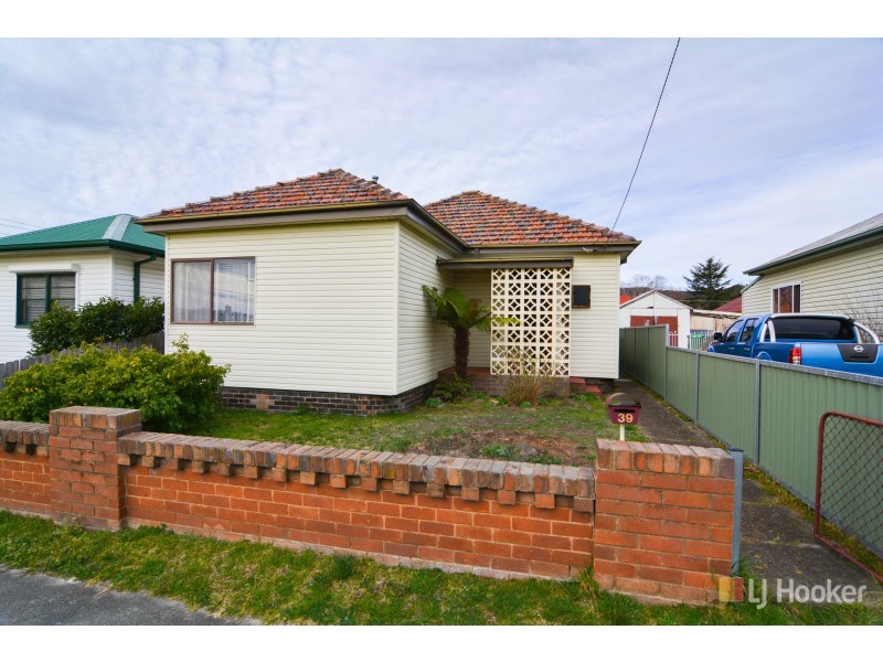 39 Rifle Parade, Lithgow NSW 2790