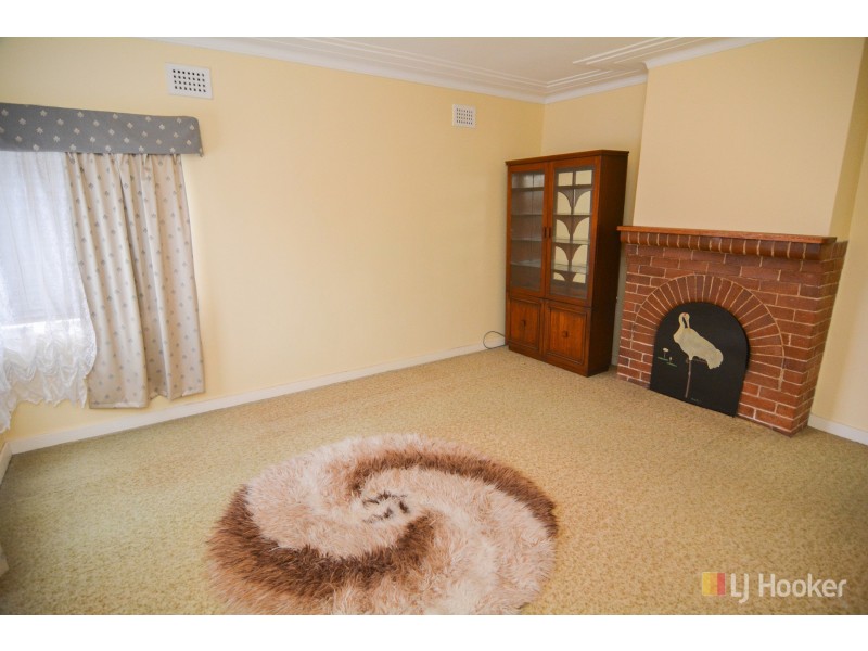 39 Rifle Parade, Lithgow NSW 2790