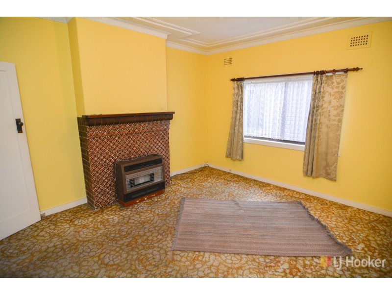 39 Rifle Parade, Lithgow NSW 2790