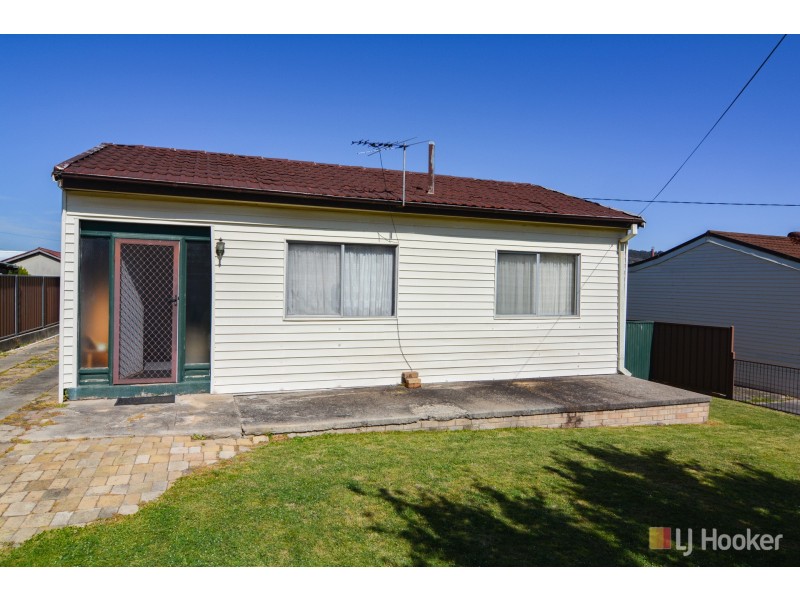 8 Tweed Road, Lithgow NSW 2790