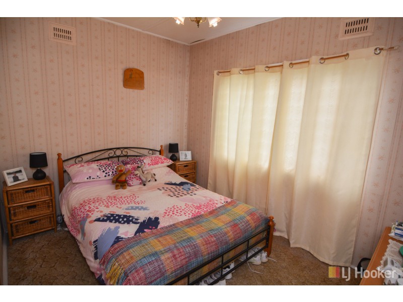 8 Tweed Road, Lithgow NSW 2790