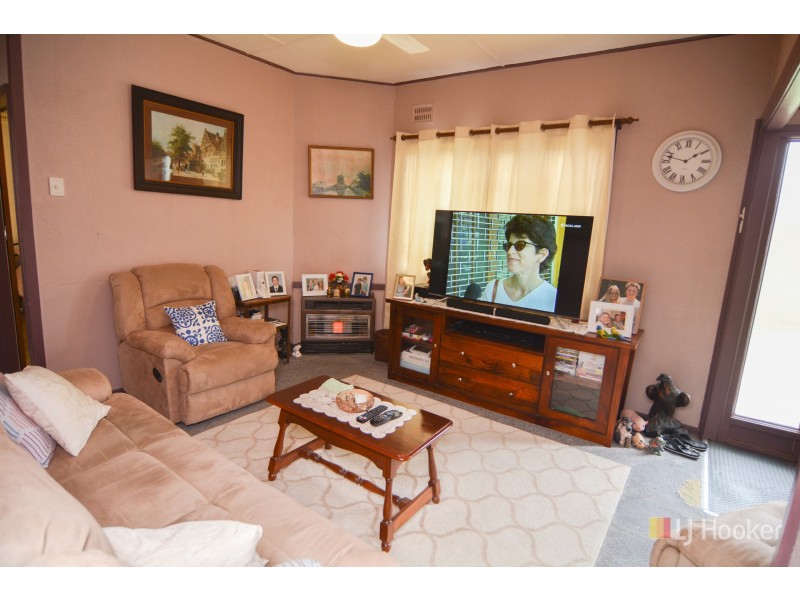 8 Tweed Road, Lithgow NSW 2790