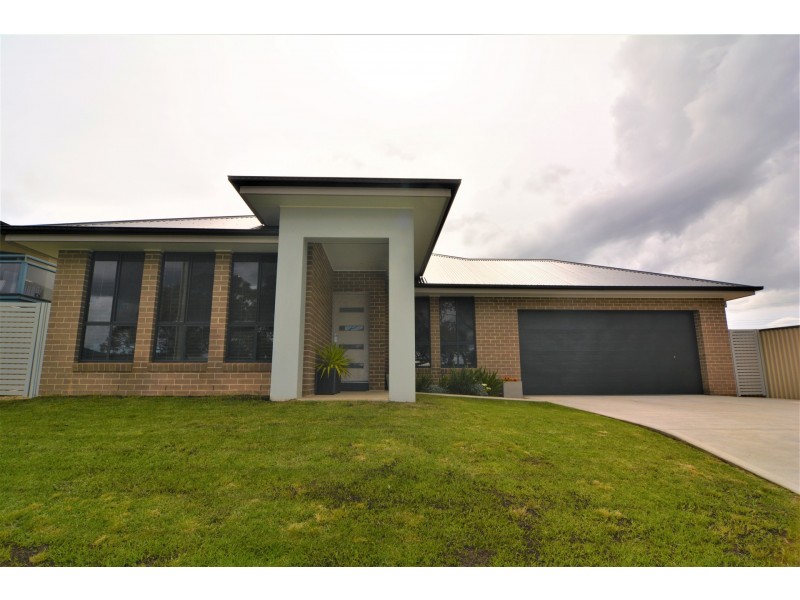 73 Lyon Parade, Wallerawang NSW 2845