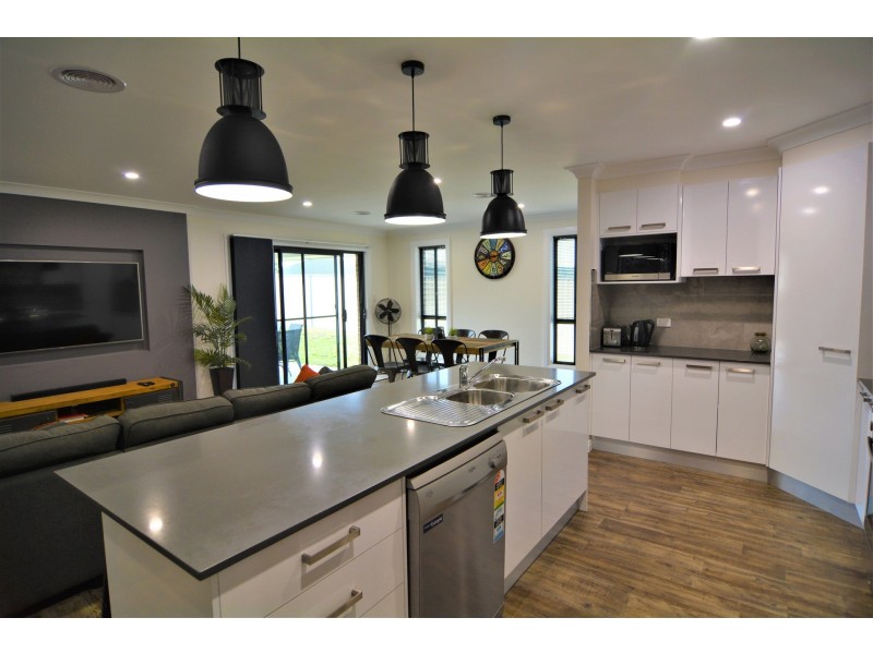 73 Lyon Parade, Wallerawang NSW 2845