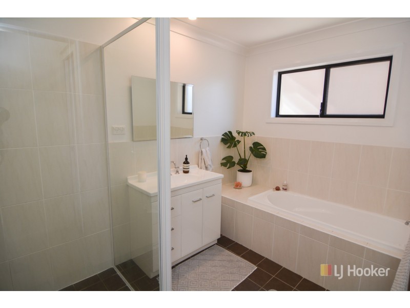 60 Musket Parade, Lithgow NSW 2790