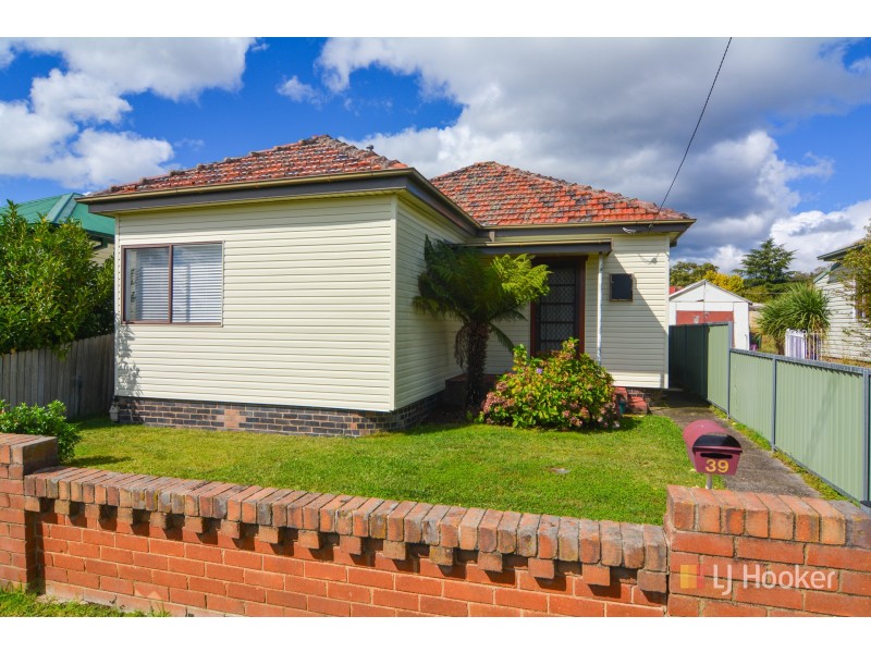 39 Rifle Parade, Lithgow NSW 2790