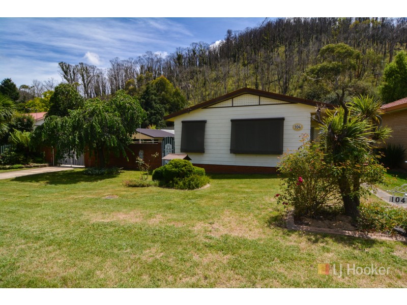104 Sandford Avenue, Lithgow NSW 2790