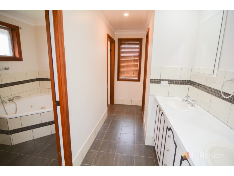 2 Lambert Place, Wallerawang NSW 2845