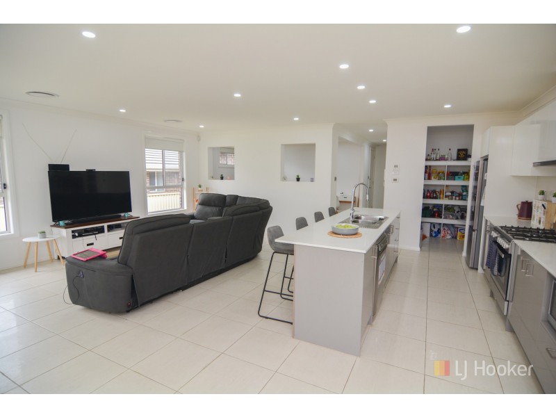 33 Henning Crescent, Wallerawang NSW 2845