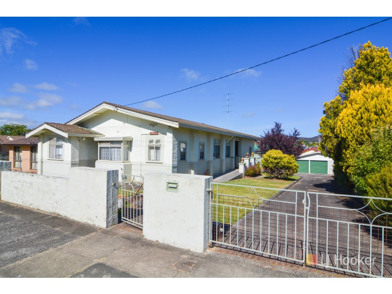 99 Martini Parade, Lithgow NSW 2790