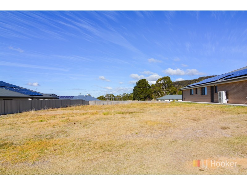 26 Surveyors Way, Lithgow NSW 2790