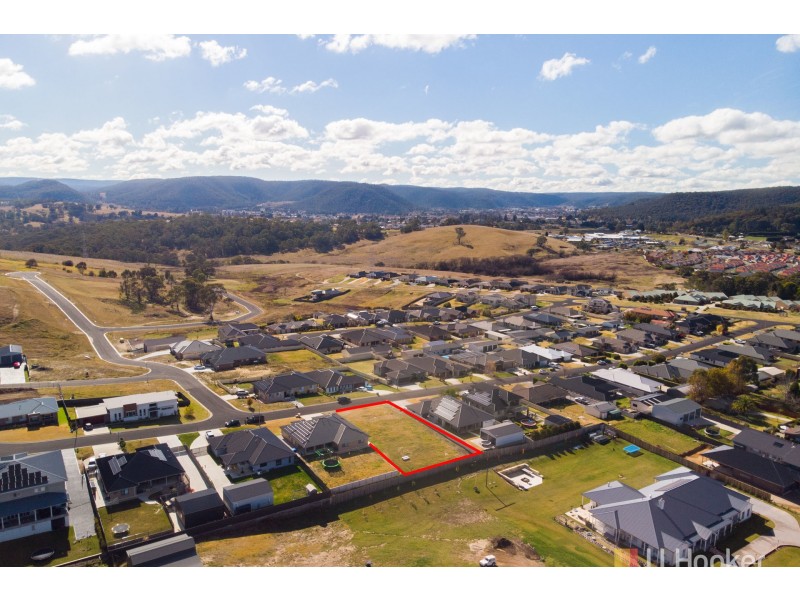 26 Surveyors Way, Lithgow NSW 2790