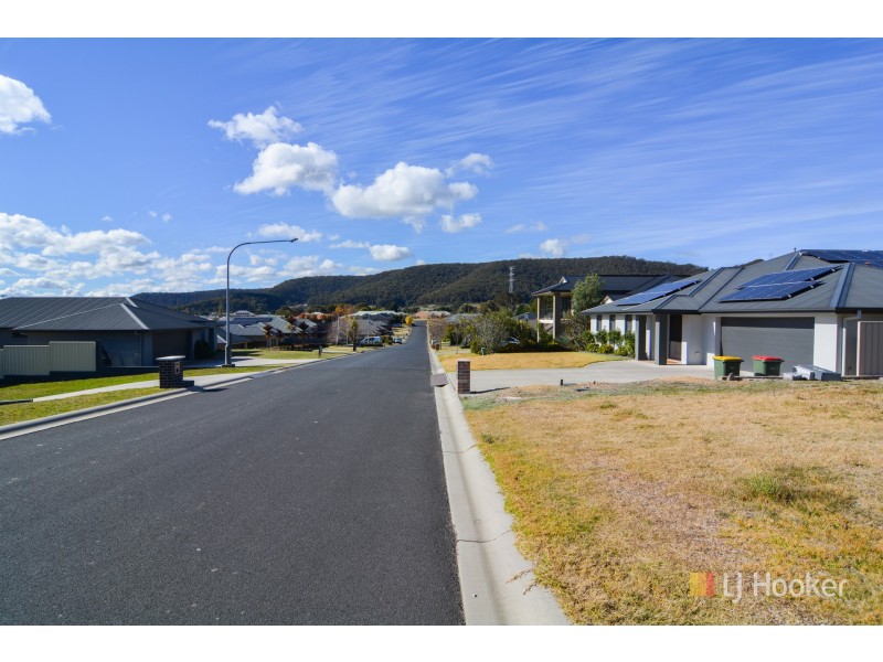 26 Surveyors Way, Lithgow NSW 2790