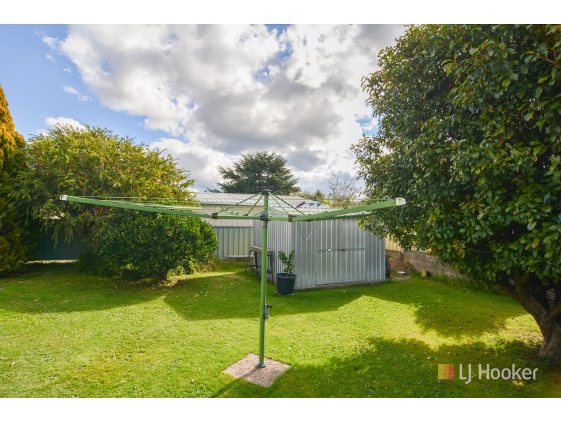 13 Lone Pine Avenue, Lithgow NSW 2790