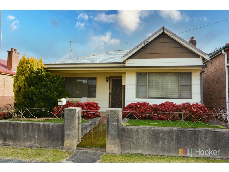 11 Atkinson Street, Lithgow NSW 2790