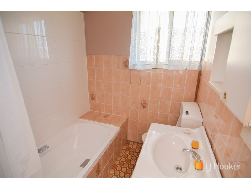 8 Tweed Road, Lithgow NSW 2790