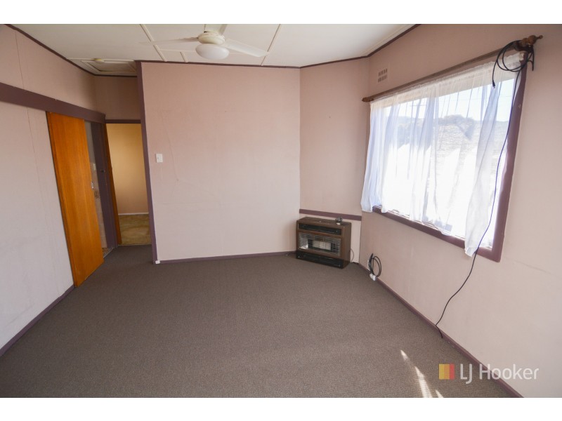 8 Tweed Road, Lithgow NSW 2790