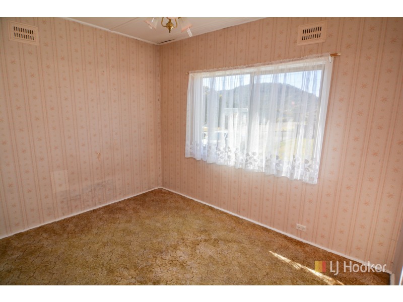 8 Tweed Road, Lithgow NSW 2790