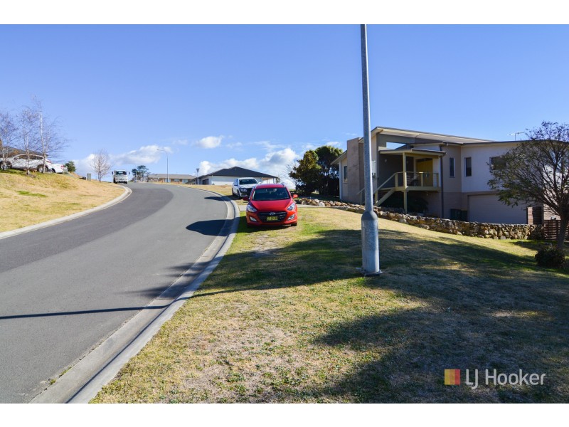 9 (Lot 219 Thornton Avenue, Lithgow NSW 2790